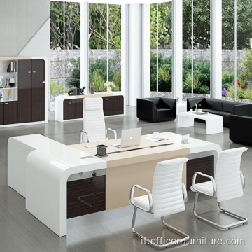 Elegante Atmosfera Amministratore Delegato Desk